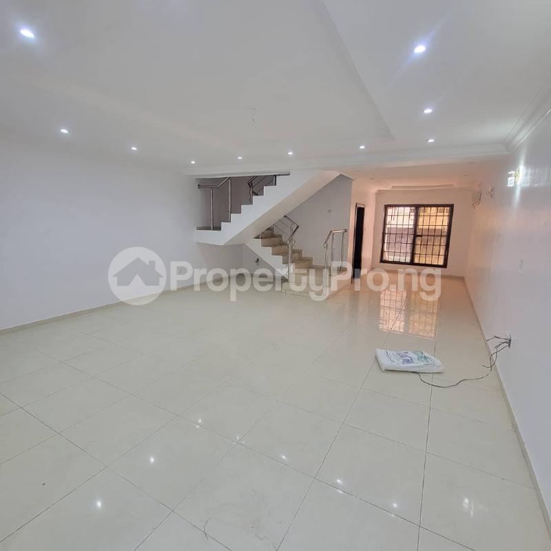 5 bedroom House for rent In An Estate Osapa london Lekki Lagos