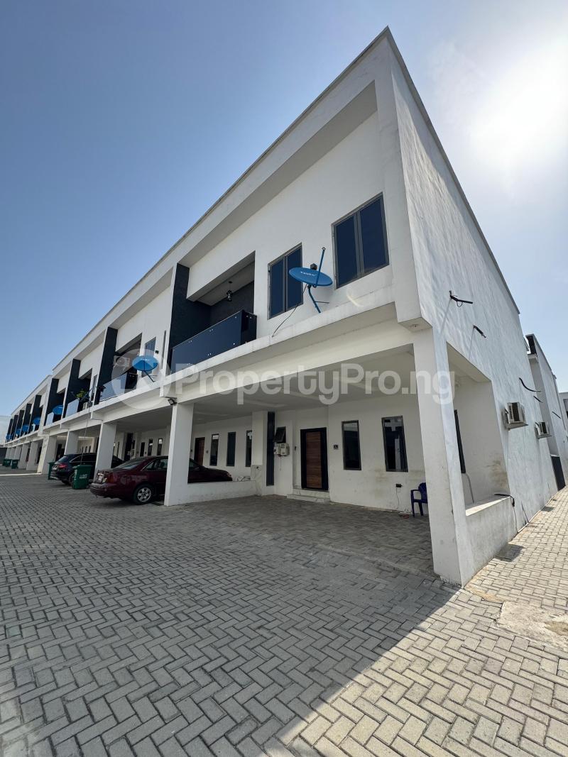 4 bedroom House for sale Ilaje Ajah Lagos