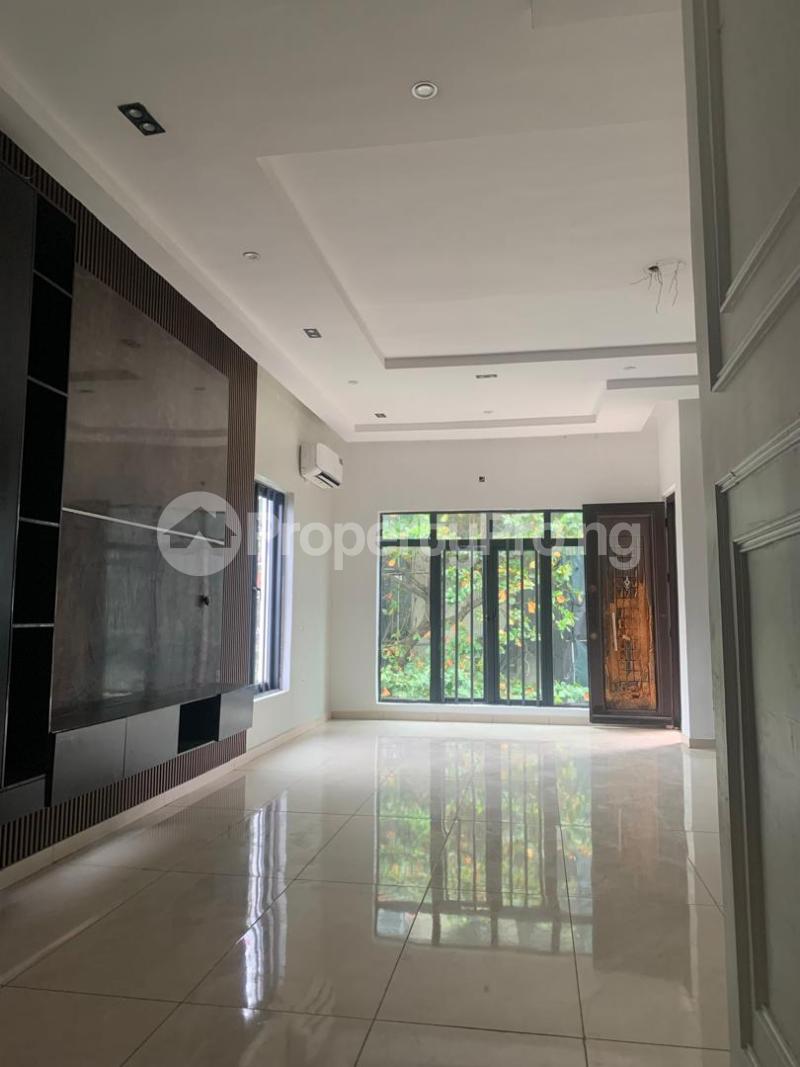 1 bedroom Flat / Apartment for rent Off Adeola Odeku Victoria Island Lagos. Adeola Odeku Victoria Island Lagos