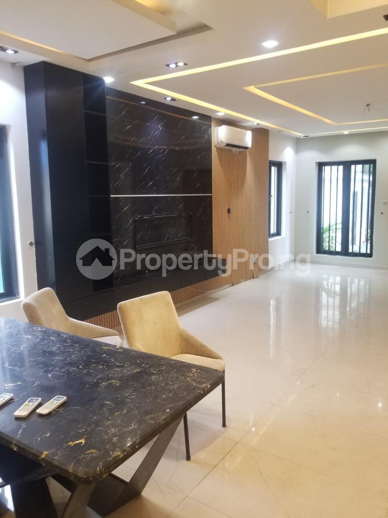 Flat / Apartment for rent Off Adeola Odeku Victoria Island Lagos