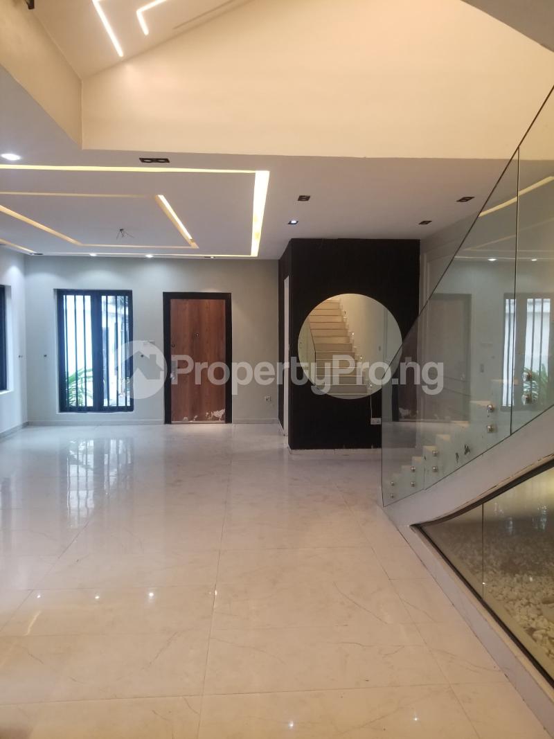 Flat / Apartment for rent Off Adeola Odeku Victoria Island Lagos
