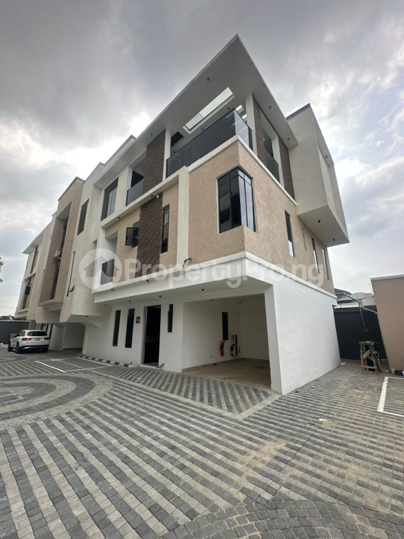 4 bedroom House for sale Lekki Lagos