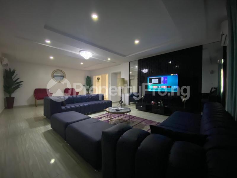 3 bedroom Flat / Apartment for rent ONIRU Victoria Island Lagos