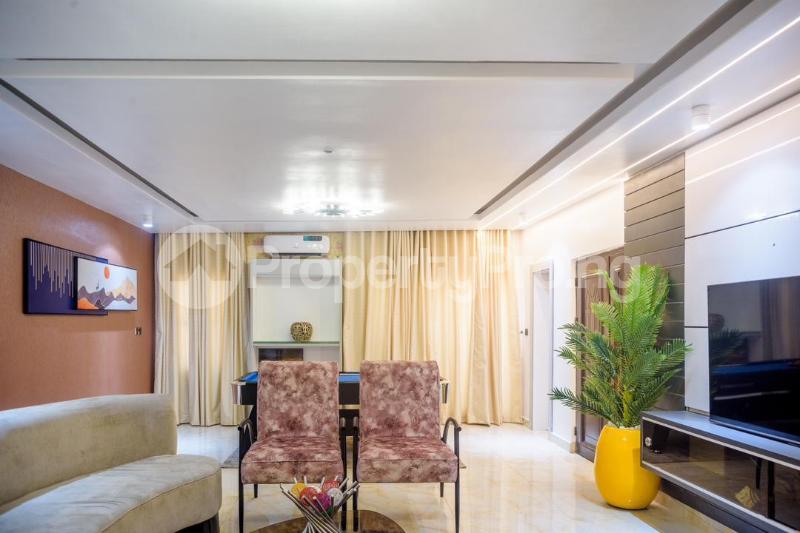 3 bedroom Flat / Apartment for rent ONIRU Victoria Island Lagos