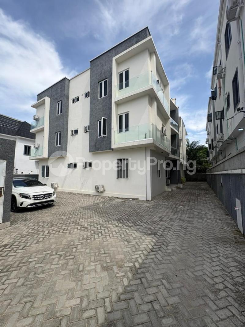 3 bedroom Flat / Apartment for rent Ologolo Lekki Lagos