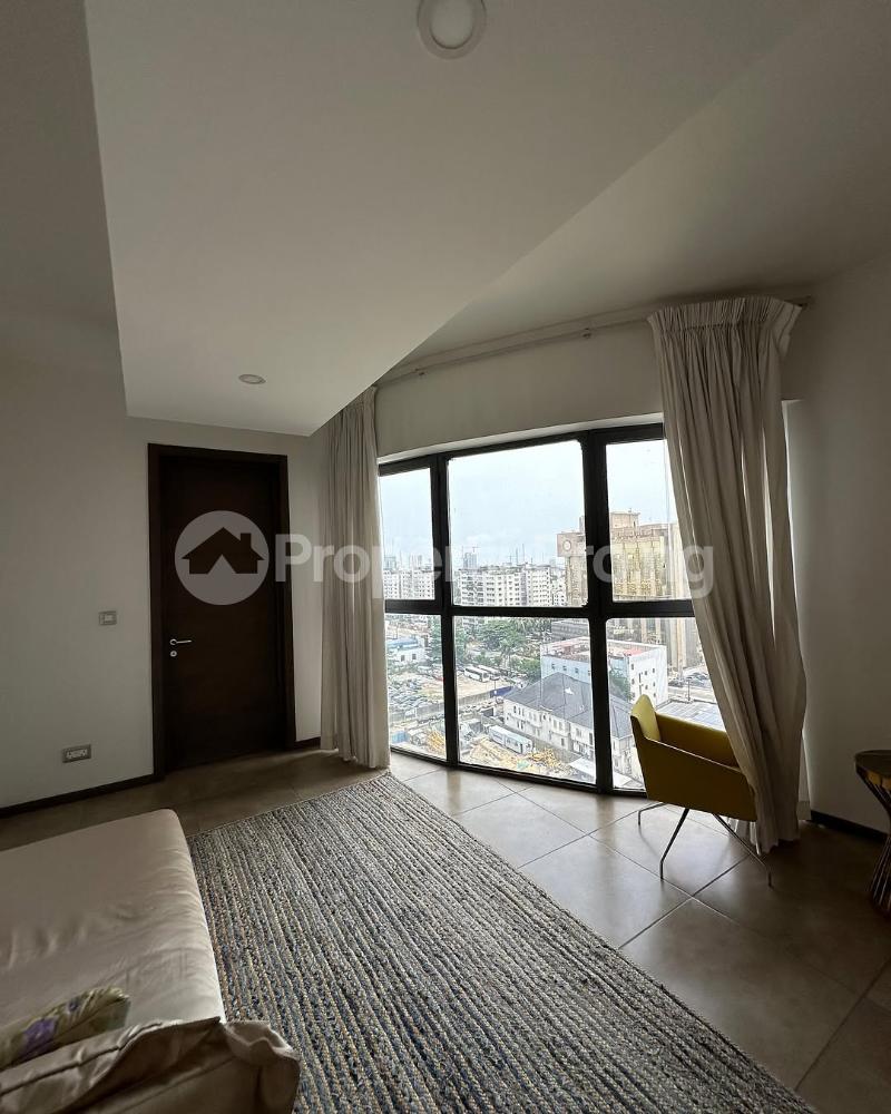 4 bedroom House for rent 4 Bedroom Apartment With Top Range Management, Restaurant, Gym, Reception Area Etc Victoria Island Lagos