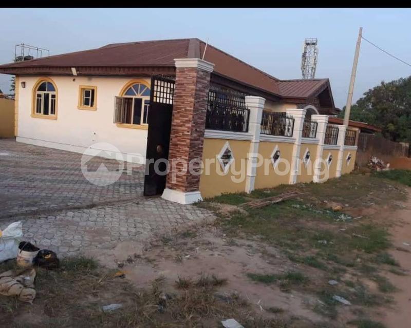4 bedroom House for sale Unity Estate, Elebu Oluyole, Off Akala Road Ibadan Oyo