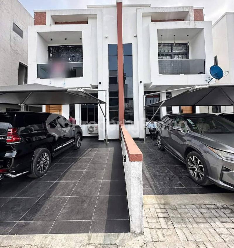 4 bedroom House for sale Behind Pinnock Beach Estate Osapa london Lekki Lagos