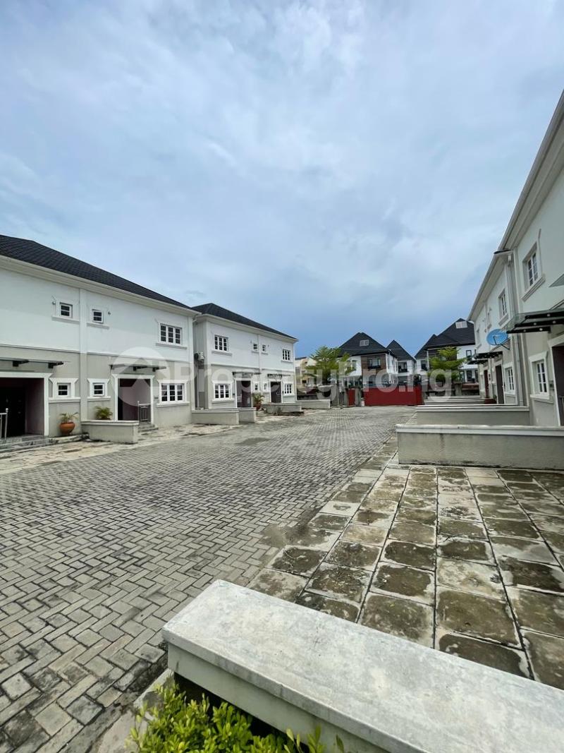 4 bedroom House for rent Along Lekki Expressway Lekki Lagos