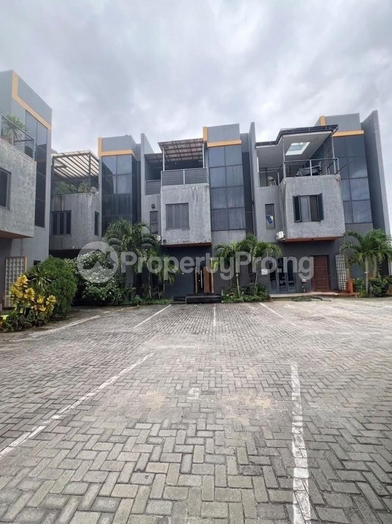 4 bedroom House for sale Hakeem Dickson Link Road Lekki Phase 1 Lekki Lagos
