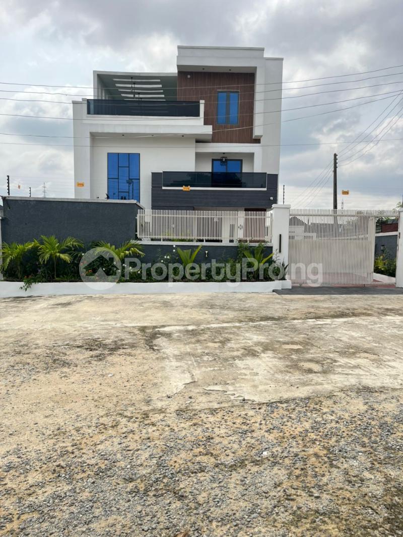 6 bedroom House for sale Estate Egbeda Alimosho Lagos