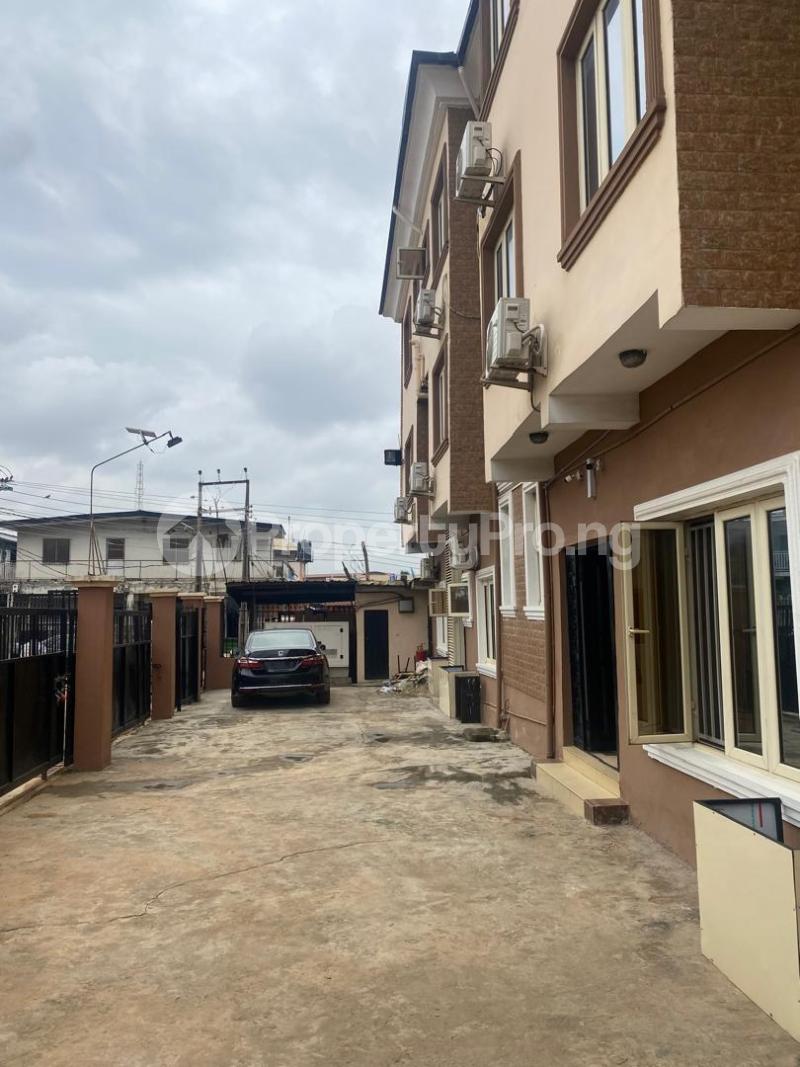 1 bedroom Flat / Apartment for rent  Akoka Yaba Lagos