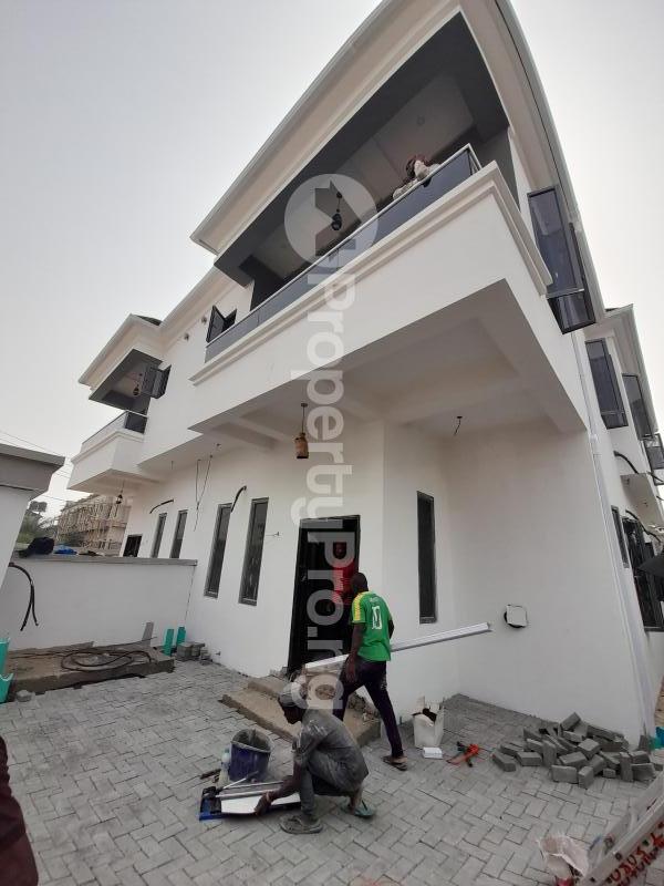 4 bedroom House for sale Orchid Road Lekki Lagos