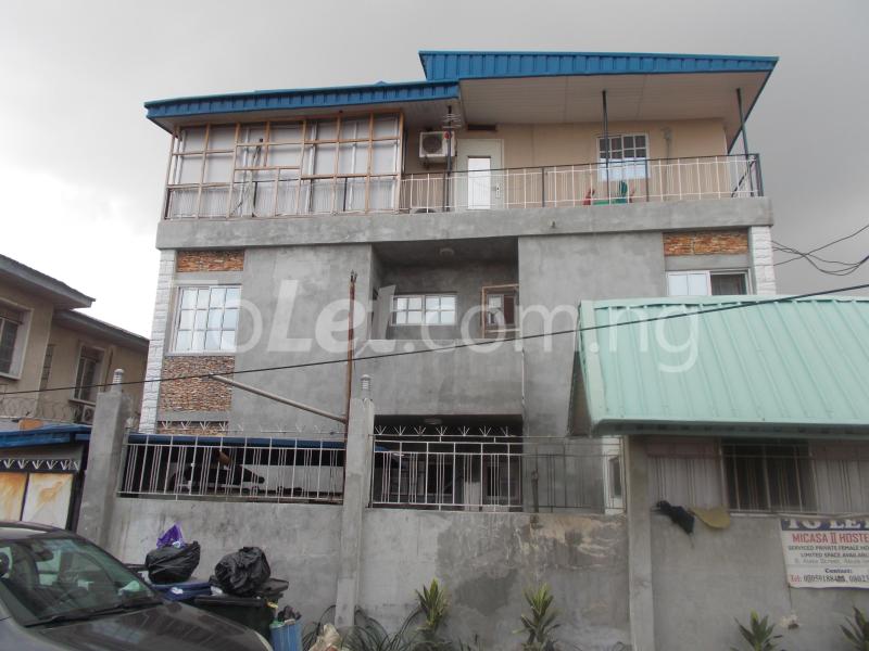 1 bedroom Flat / Apartment for rent Off Modupe Street Lagos