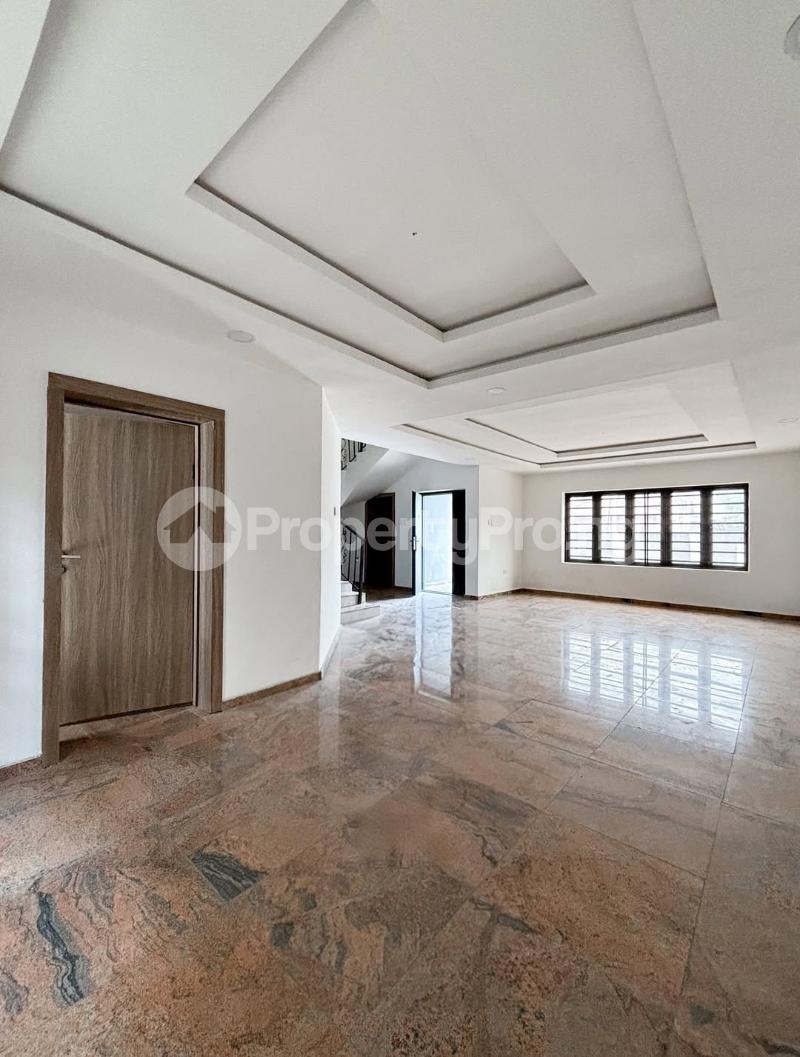 5 bedroom House for sale Ologolo Lekki Lagos