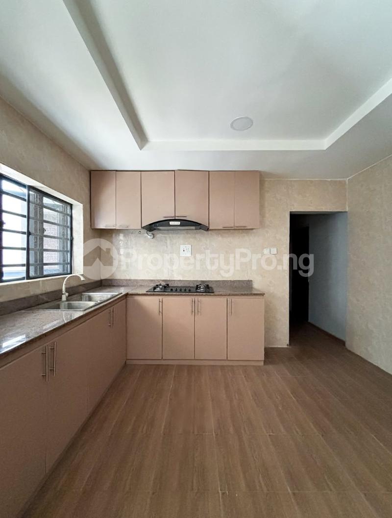 5 bedroom House for sale Ologolo Lekki Lagos