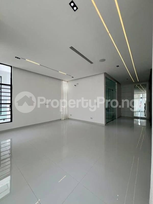 5 bedroom House for sale Lekki Lagos