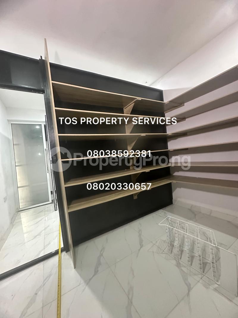 Commercial Property for rent Lekki Phase 1, Lagos. Lekki Phase 1 Lekki Lagos - 0