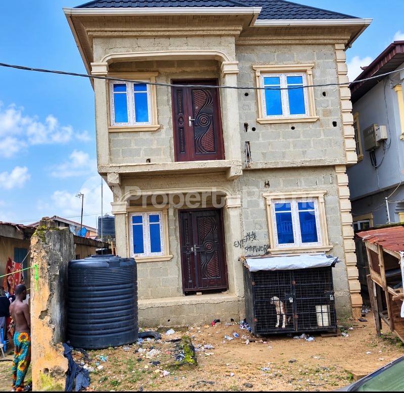House for sale Mafoluku Oshodi Lagos - 0