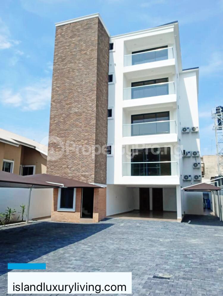 3 bedroom Flat / Apartment for sale . Ikoyi Lagos
