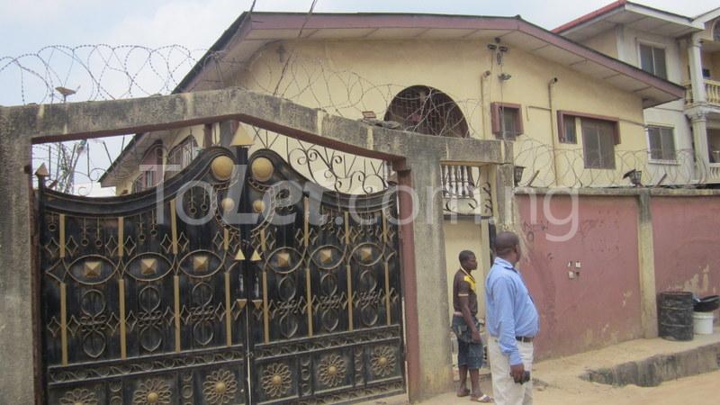 3 bedroom House for rent Adepitan Street, Alapere Ketu Kosofe/Ikosi Lagos