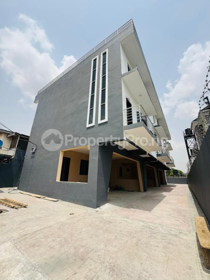 4 bedroom House for sale Anthony Village Maryland Lagos