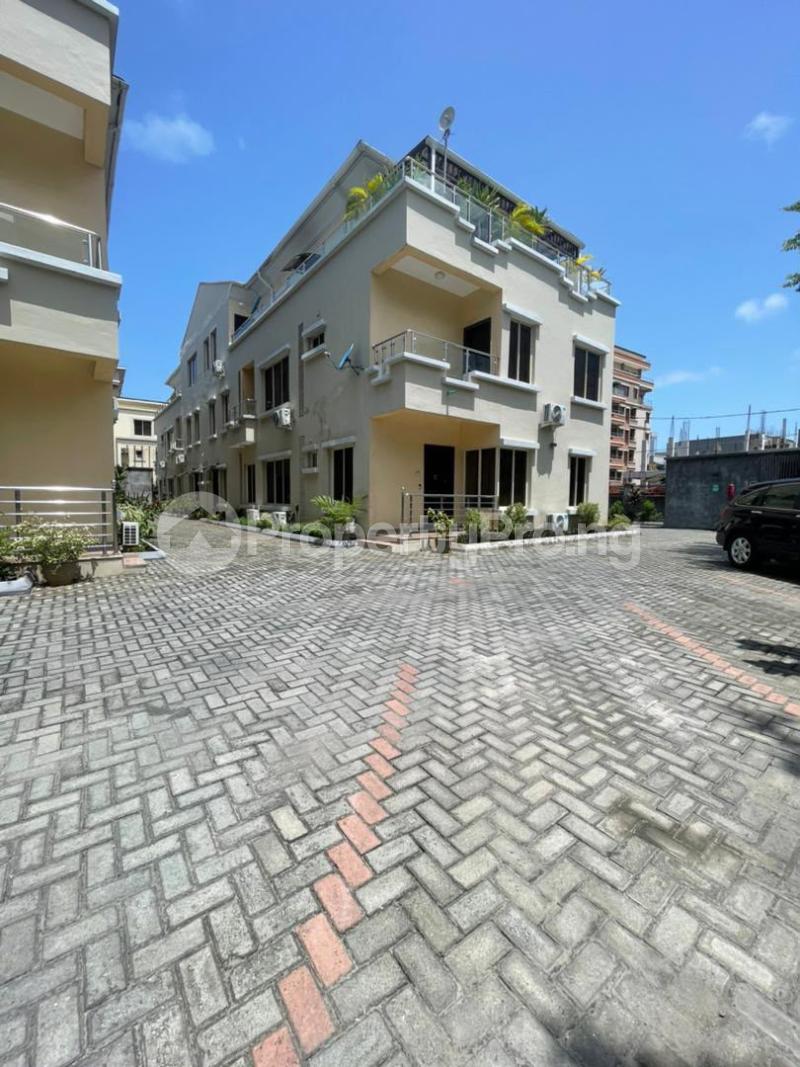 3 bedroom Flat / Apartment for rent ONIRU Victoria Island Lagos