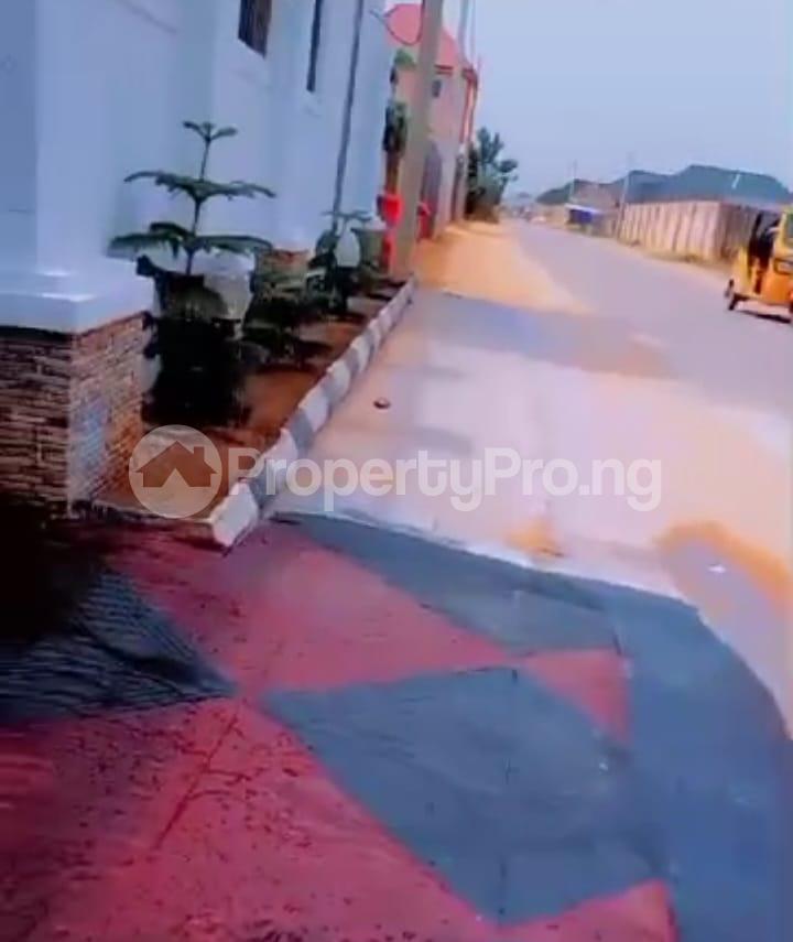 House for sale Off Airport Road At Okhuoromi Community Gra Benin City. Central Edo - 0