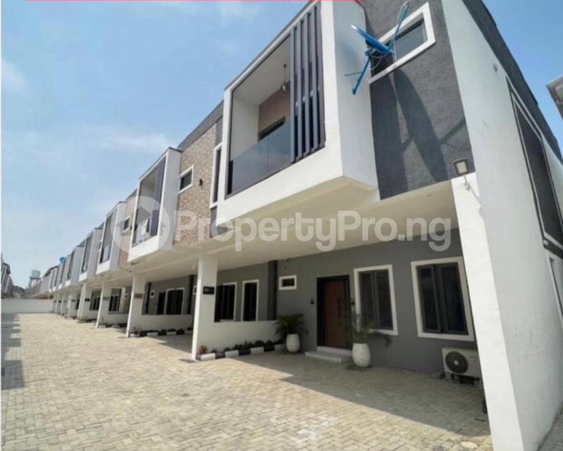 4 bedroom House for sale 2nd Toll Gate Lekki Lagos