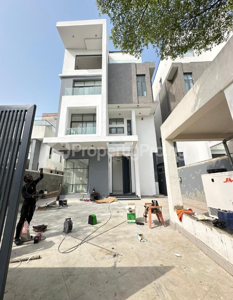 House for sale Banana ?? Island Victoria Island Lagos