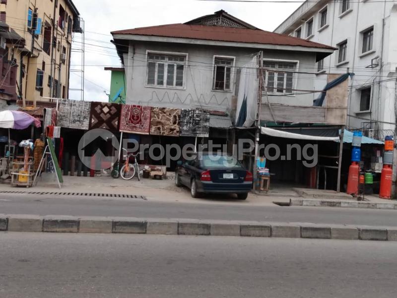 3 bedroom House for sale Itire Road, Next To Ecobank, Opposite Total Petrol Station Surulere Lagos