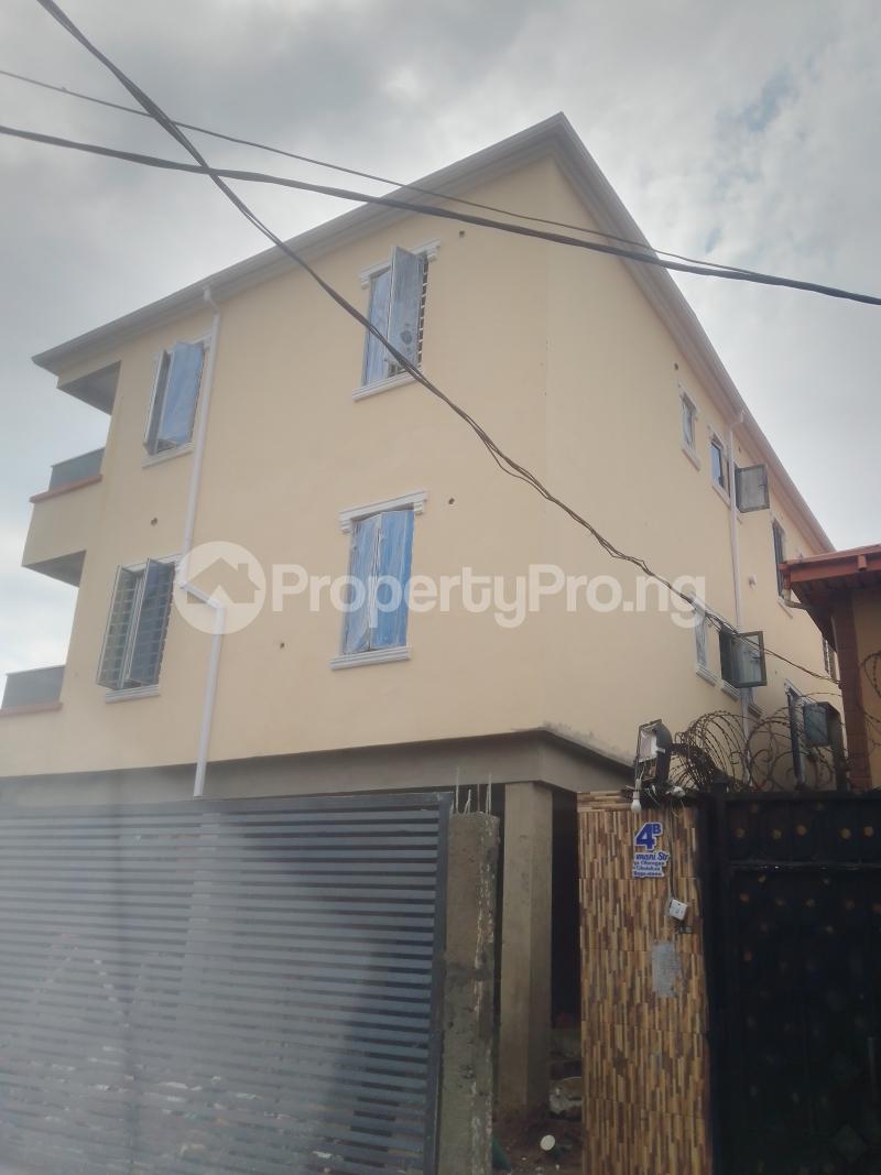 Flat / Apartment for rent Folagoro Somolu Area Shomolu Shomolu Lagos