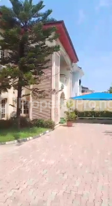 5 bedroom House for sale First Avenue Gwarinpa Abuja