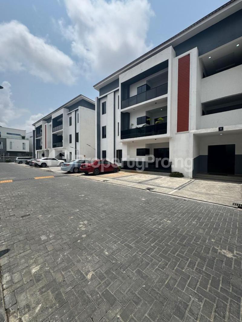 4 bedroom House for sale Plantinum Ikate Lekki Lagos