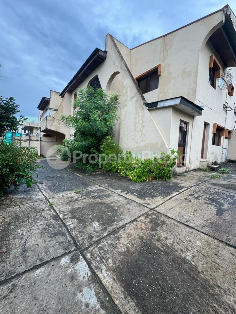 10 bedroom House for sale Adeniyi Jones Ikeja Lagos