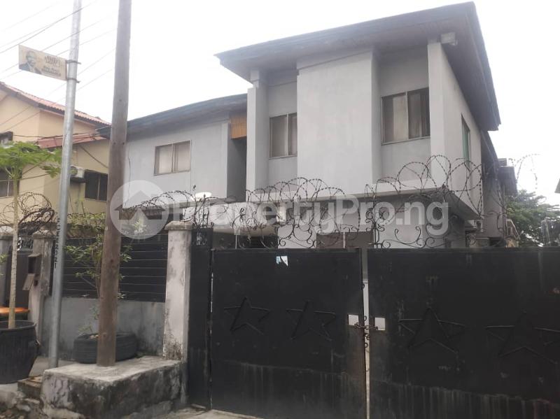 4 bedroom House for sale Surulere Lagos