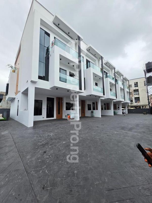 4 bedroom House for sale Osapa london Lekki Lagos