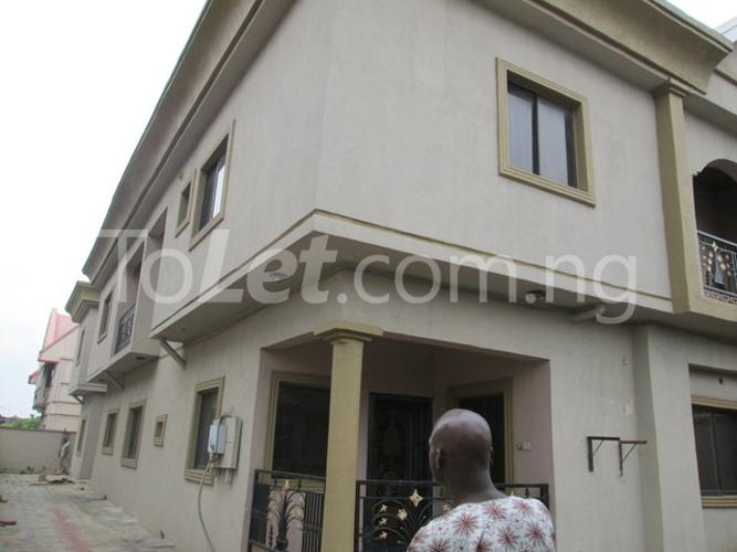 6 bedroom House for rent Omoighodalo Street, Ramat Ogudu Ogudu Lagos