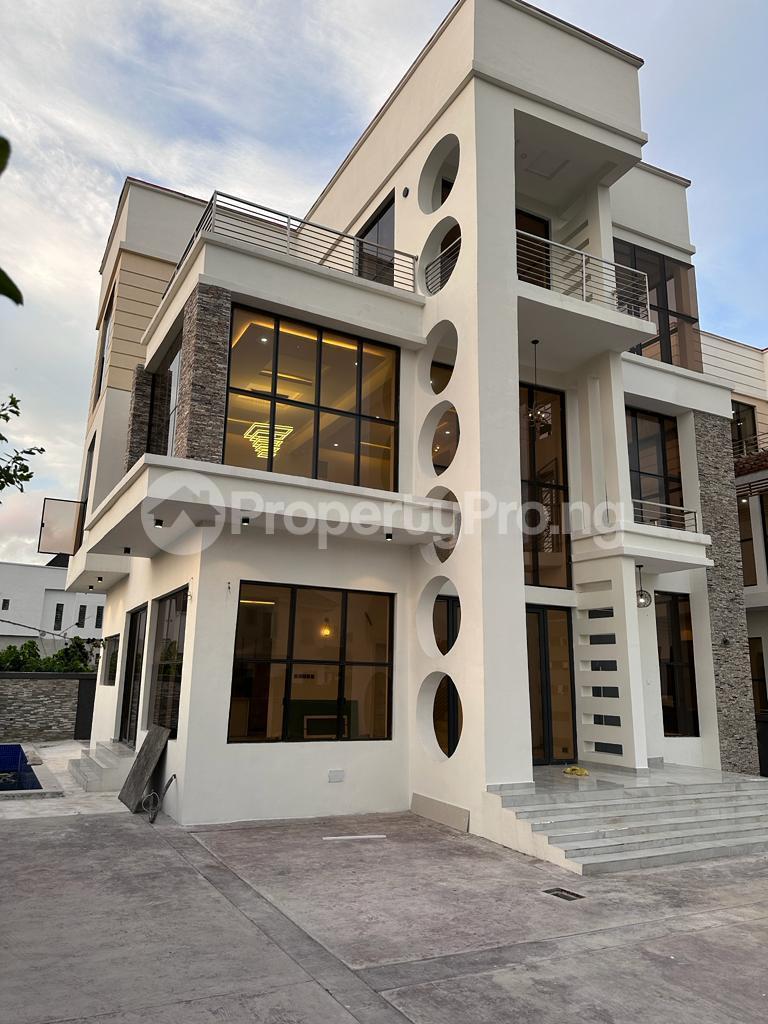 4 bedroom House for sale Orchid Road Chevron Lekki Lagos