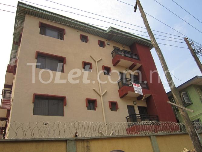 3 bedroom Flat / Apartment for rent Alagomeji Yaba Yaba Lagos - 0