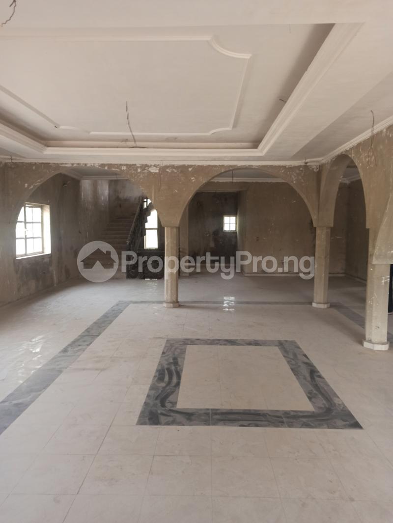 7 bedroom House for sale Gwarinpa Abuja