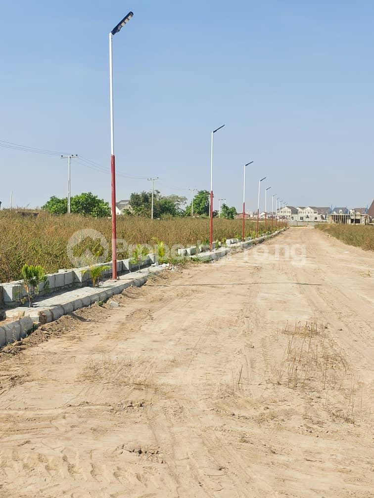 Land for sale 10 Minutes Drive From Nnamdi Azikwe International Airport. Behind Trade More Estate, Around Voice Of Nigeria(von) Airport Road Abuja Dakwo Abuja