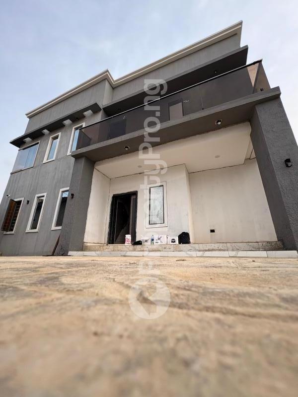 4 bedroom House for sale Palace Estate ,akala Akobo Ibadan Oyo