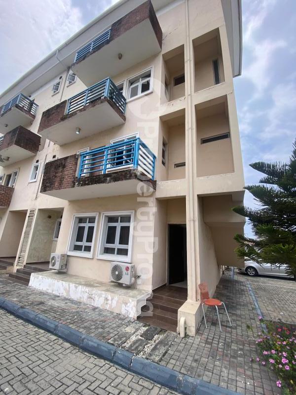 4 bedroom House for rent Ologolo Lekki Lagos