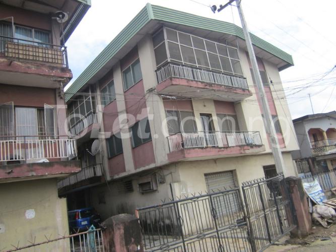 3 bedroom Flat / Apartment for rent Ola Street Surulere Surulere Lagos