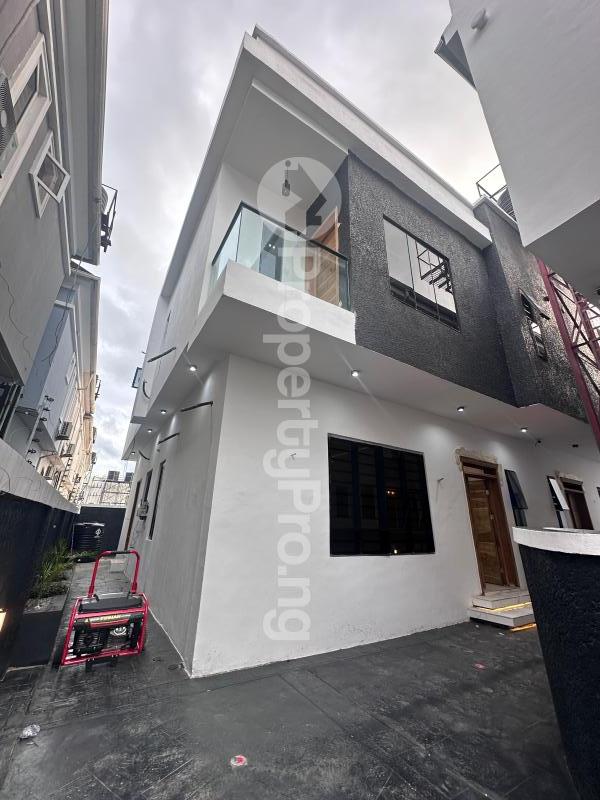 4 bedroom House for sale Orchid Road By The Chevron Toll Gate orchid Lekki Lagos