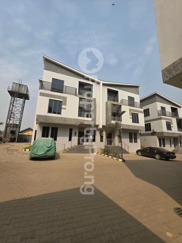 4 bedroom House for sale Kado Abuja