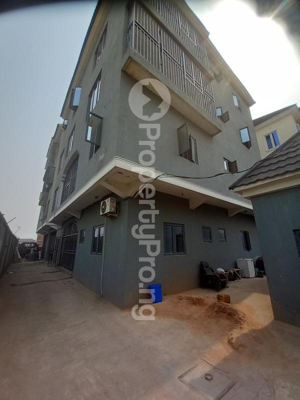 3 bedroom Flat / Apartment for rent Off Bajulaiye Road Shomolu Shomolu Lagos