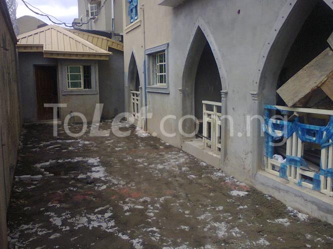 3 bedroom Flat / Apartment for rent Lawanson Road Surulere Surulere Lagos