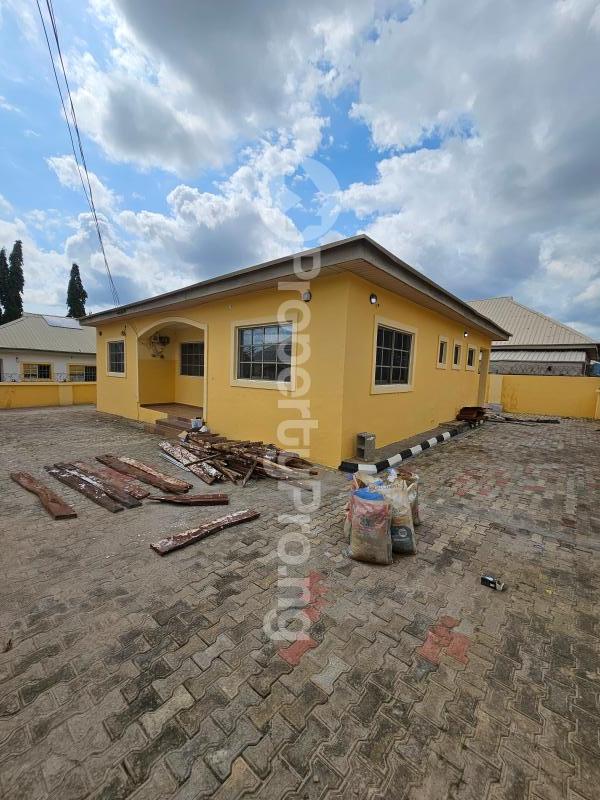 3 bedroom House for rent Along Von Garden Estate Road, Lugbe Abuja